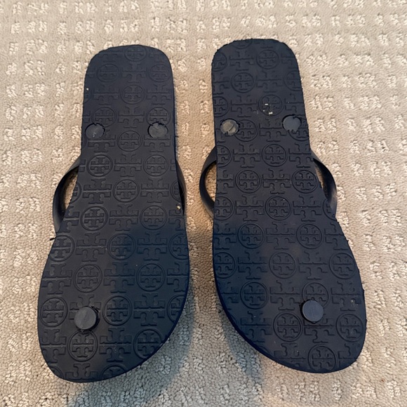 Tory Burch Navy Blue and White Coral patterned classic Flip Flops. 7 - Picture 3 of 4